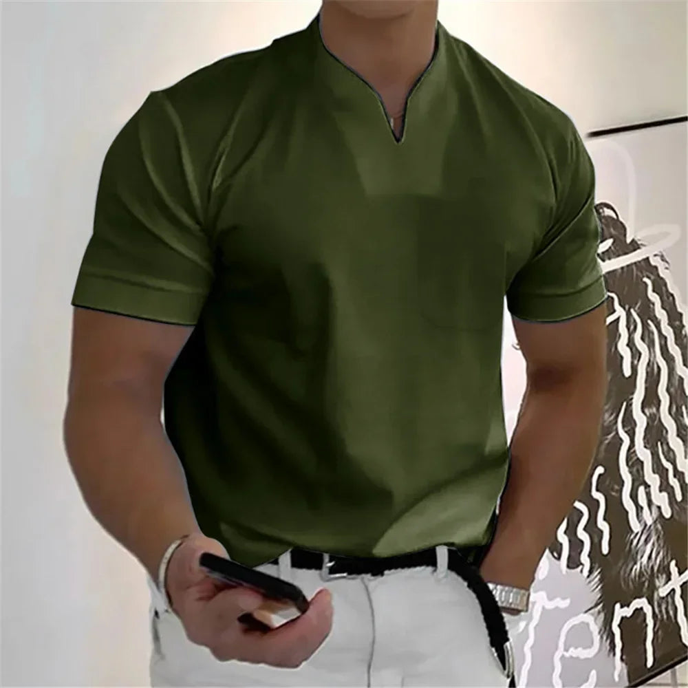 Męski t-shirt z dekoltem typu V – nowoczesny krój i komfort na co dzień