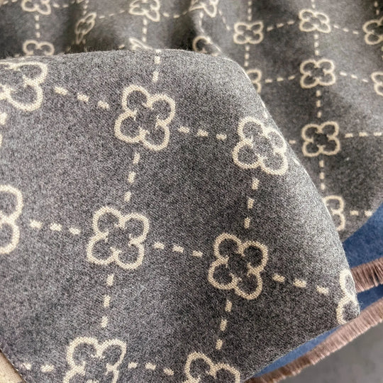 Elegancki szal kaszmirowy – miękki, stylowy i uniwersalny dodatek