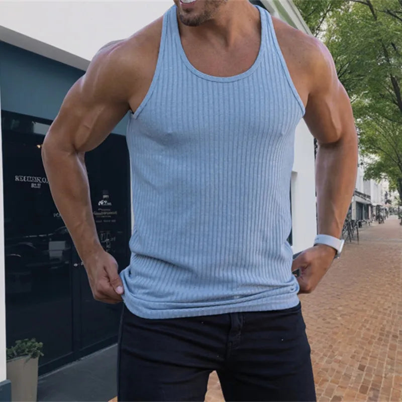 Męski tank top sportowy – dopasowany bezrękawnik treningowy oddychający