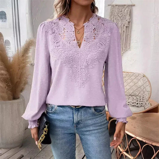 Bluzka damska elegancka z haftem i dekoltem V – lekka i stylowa