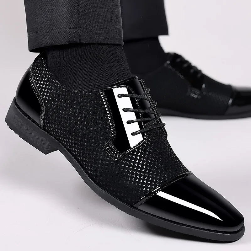 Eleganckie półbuty męskie wizytowe – stylowe buty do garnituru z nowoczesnym wzorem