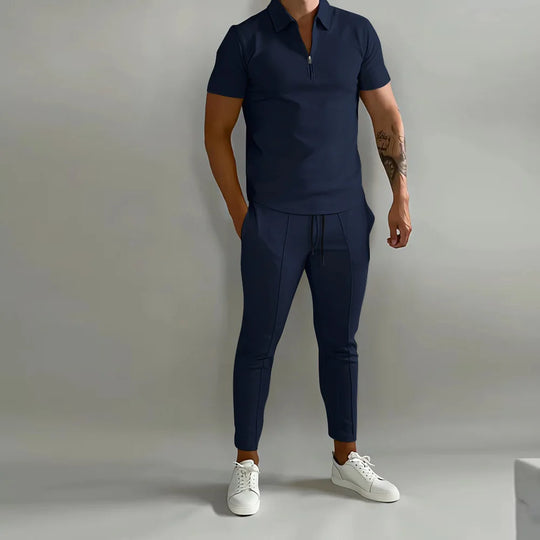 Męski komplet elegancki – koszulka polo i spodnie, nowoczesny zestaw casual premium