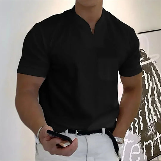Męski t-shirt z dekoltem typu V – nowoczesny krój i komfort na co dzień