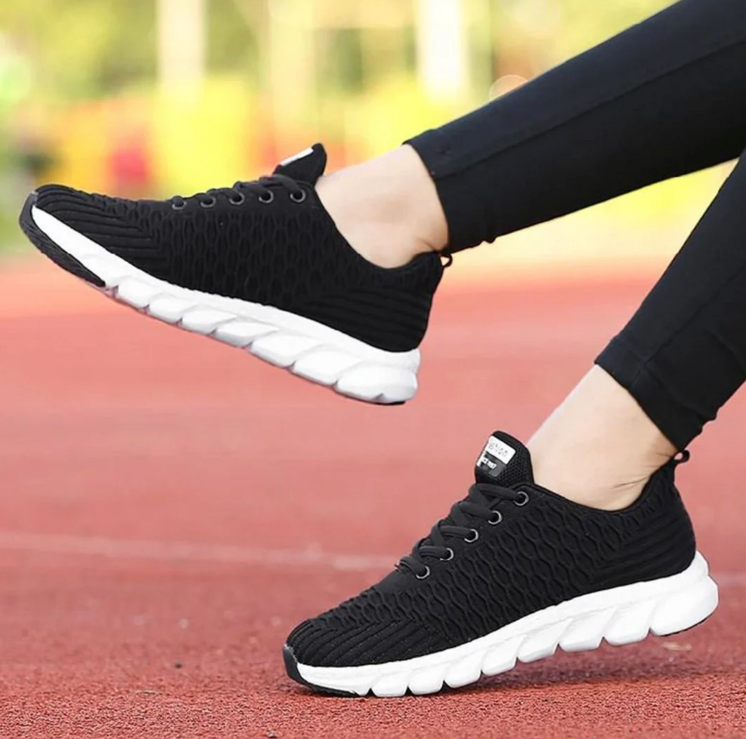 Sneakersy sportowe – lekkie, oddychające buty z amortyzacją memory foam