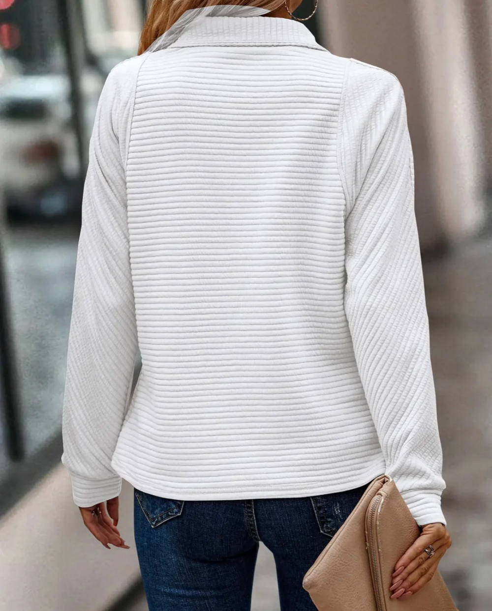 Damski sweter z zamkiem – elegancja i funkcjonalność w nowoczesnym wydaniu