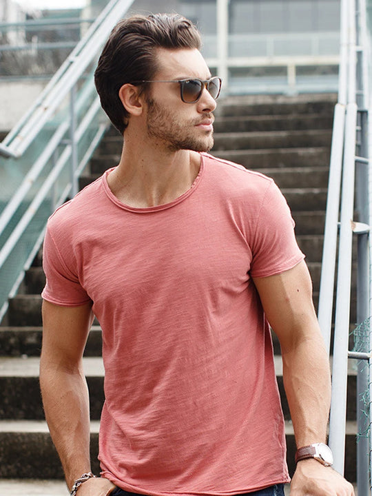 Męski t-shirt bawełniany – klasyczna koszulka basic oddychająca